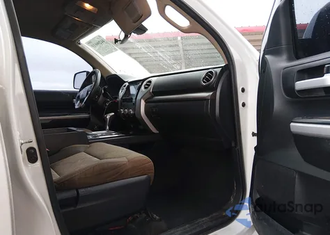 2018 Toyota Tundra Sr5 5.7L V8 из США, поврежденный, VIN 5TFDY5F14JX715458